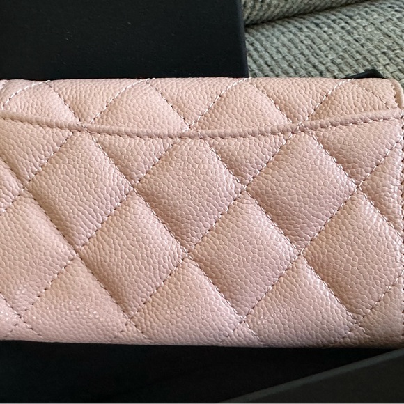 NEW CHANEL 24K Light Pink Caviar GHW Quilted Classic Snap Card Holder w/ receipt - Picture 4 of 14